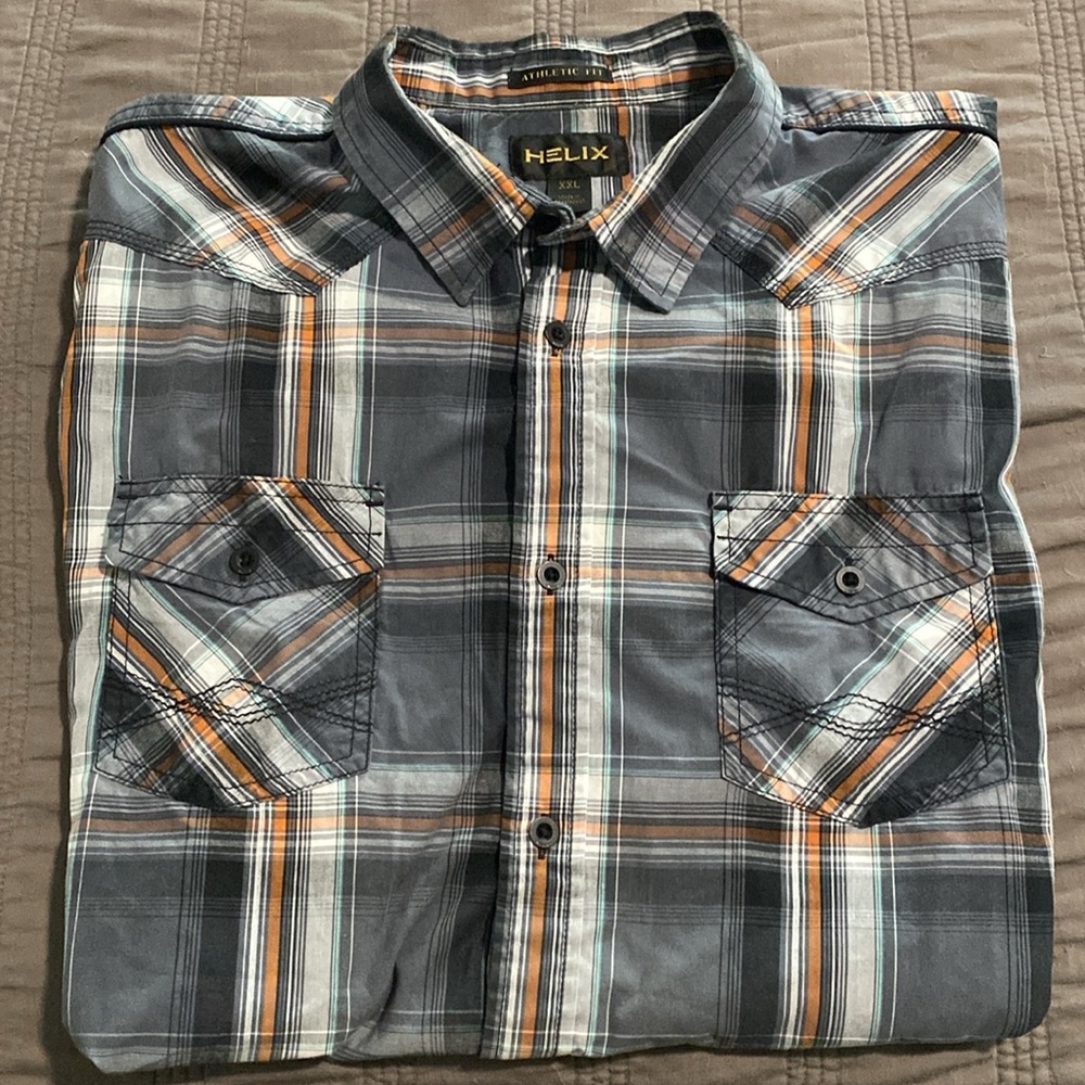 Helix Men’s Short-Sleeved Button Down Shirt, XXL. Athletic Fit.